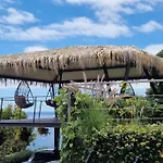 ファームステイ Torre Bella Gardens アルコ・ダ・カリェタ